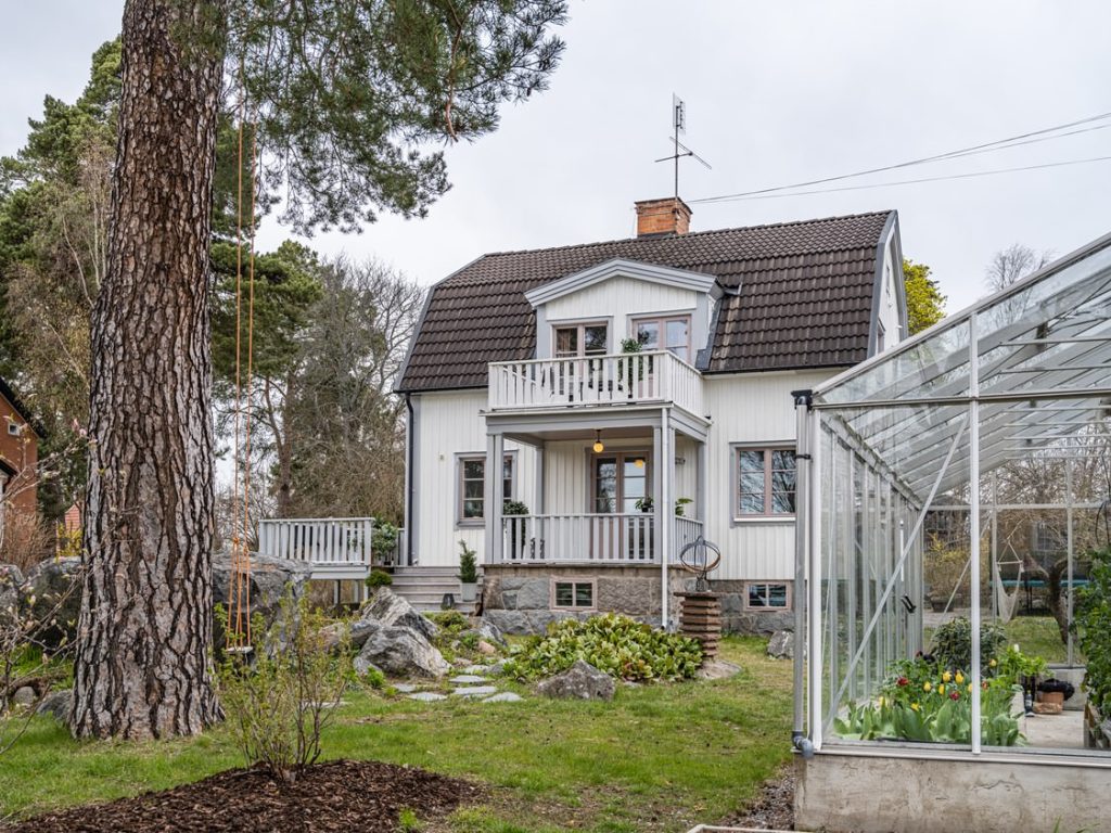 25. Fonsterbyte villa Sodertalje Ronna